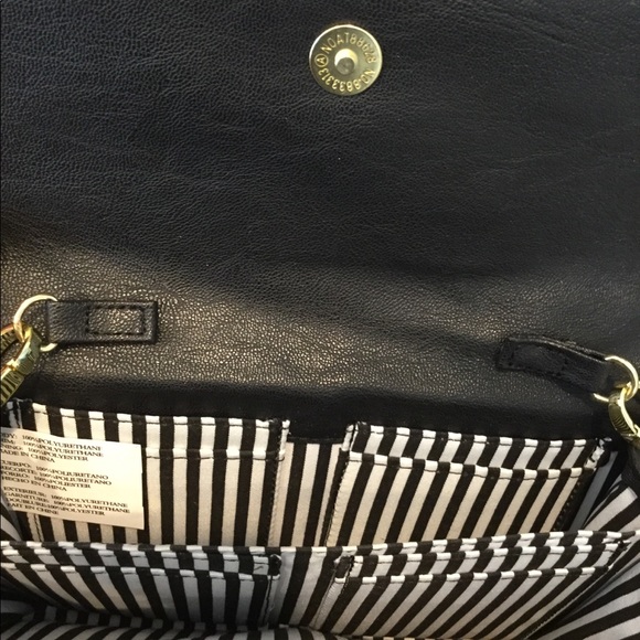 NEW BETSEY JOHNSON 💋💋QUILTED CONVERTIBLE HANDBAG - Picture 5 of 6